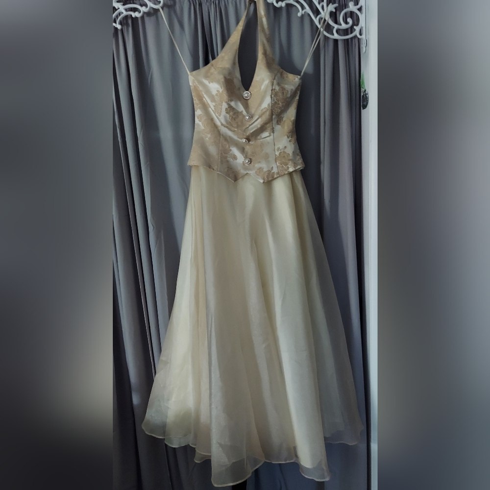 Formal Maxi/Prom Women's Tapestry and Organza - Halter Top TeRez Gold Size 6